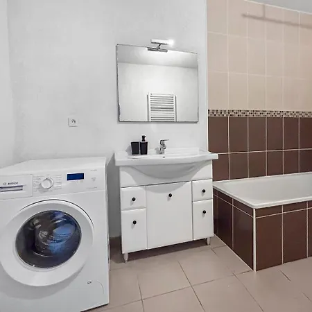 Apartment Balcon & Parking A 100m De La